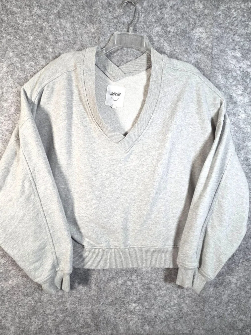 Aerie Grey V-Neck Cropped Sweatshirt Size XL Oversized Cozy Minimalist Casual